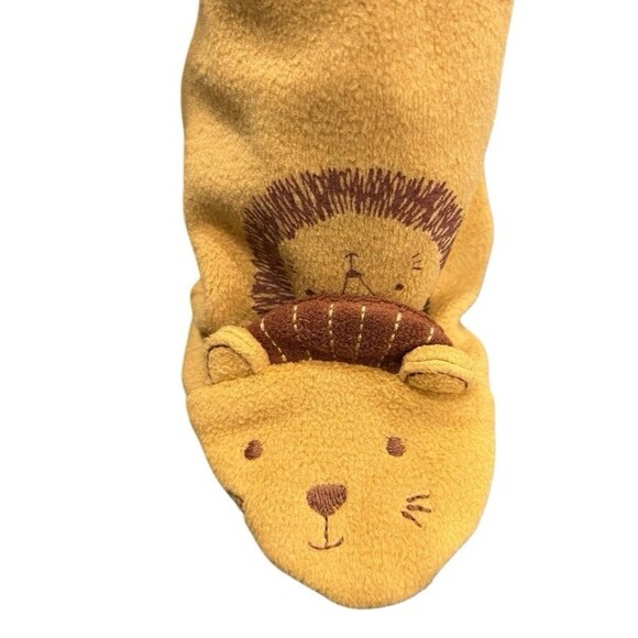 Newborn Boy ~ Fleece One Piece Footed Pajamas ~ Size: Newborn ~ NWT - Picture 3 of 5